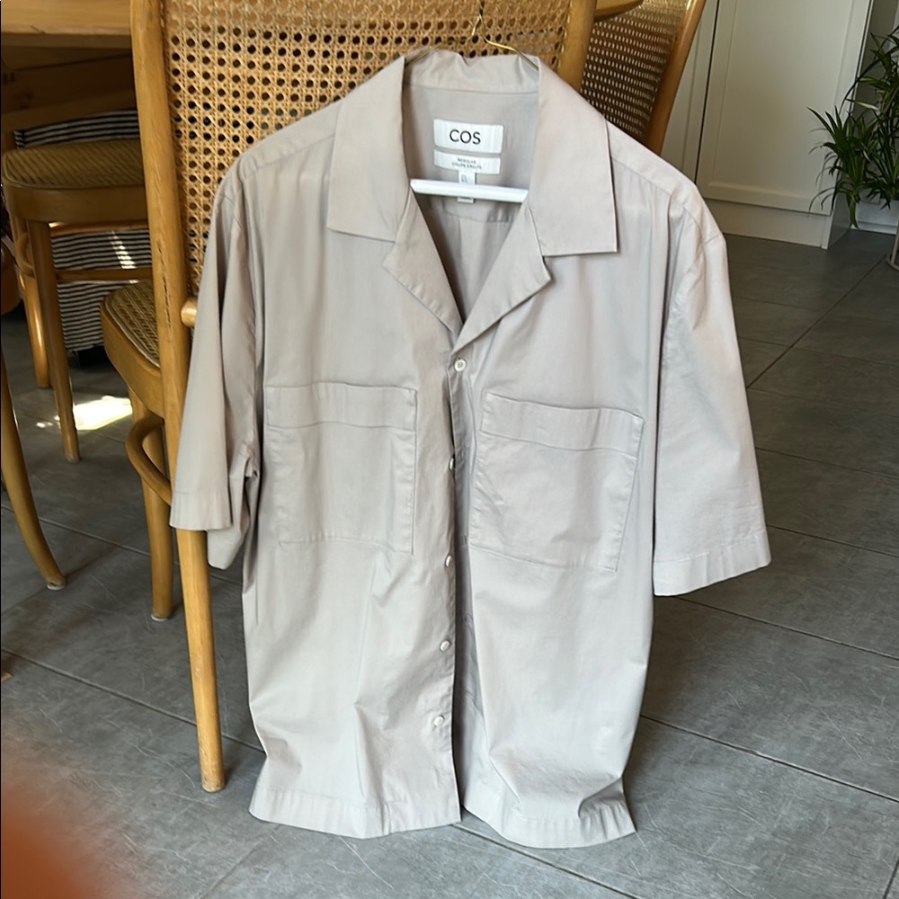 COS Men's Short sleeve camp color shirt